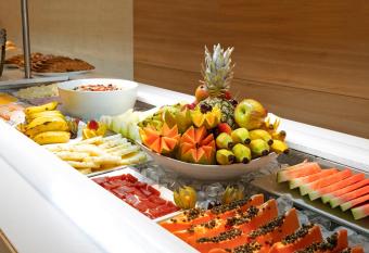 Valerim Florian  polis allows 18 year olds to book a room