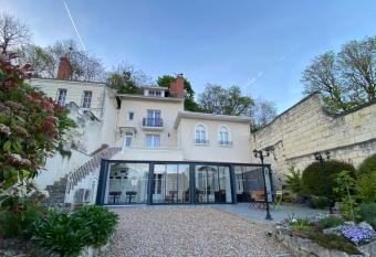 Les Rives du Cher - Chambres d h  tes allows 18 year olds to book a room