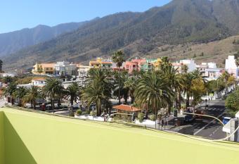 Atico El Paso has Balcony rooms