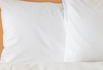 Holiday Inn Express Hotel & Suites Detroit-Utica By IHG has rooms with a private hot tub