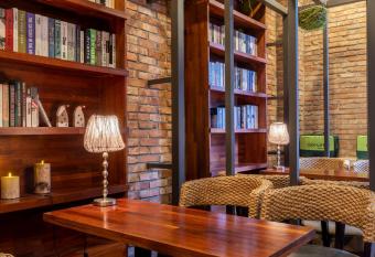 Sorgente Business Hotel has rooms with a private hot tub