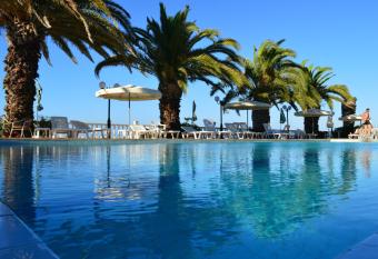 Paradise Beach Hotel has Balcony rooms