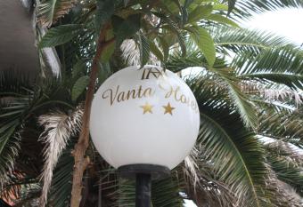 Vanta Hotel has Balcony rooms