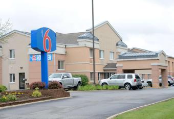 Motel 6 Indianapolis Anderson allows 18 year olds to book a room