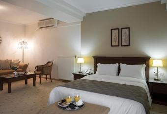 Filippos Hotel allows 18 year olds to book a room