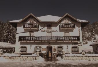 Garni Il Muretto has Balcony rooms