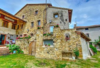 Agriturismo  has Balcony rooms