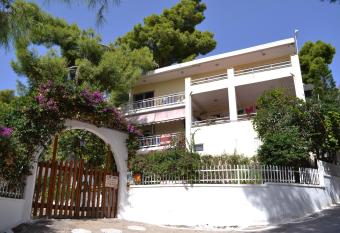 Zontanos Studios & Apartments has Balcony rooms