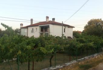 Apartment Gabi has Balcony rooms