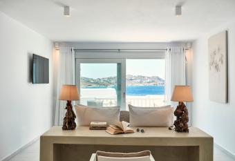 Manoula s Beach Mykonos Resort has Balcony rooms