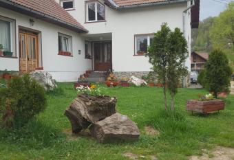 Casa Ioana has Balcony rooms