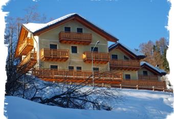 Pizzo Camino has Balcony rooms