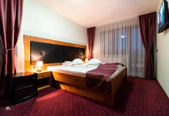 White House has Balcony rooms