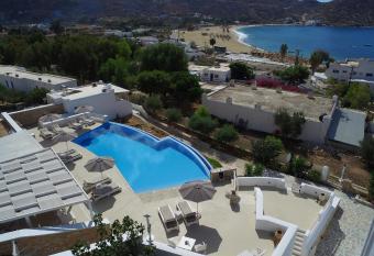 Galaxy Hotel has Balcony rooms