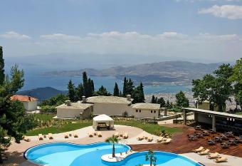 Xenia Palace Portaria has Balcony rooms