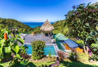 Villasticreole allows 18 year olds to book a room