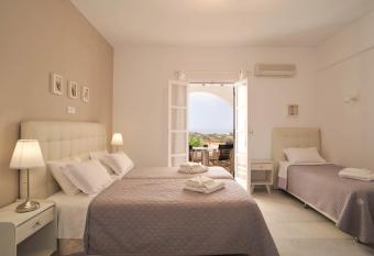 Scala Apartments has Balcony rooms