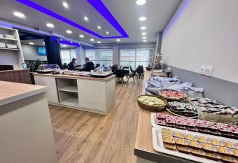 Hotel Lido allows 18 year olds to book a room