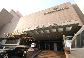 Gwangalli Utopia Tourist Hotel allows 18 year olds to book a room