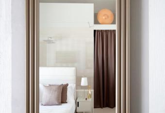 Villa Gervasio has Balcony rooms