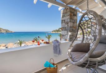 Blue Harmony Hotel has Balcony rooms