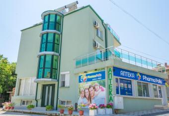 DebiMar has Balcony rooms