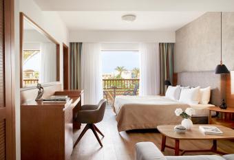 Minoa Palace Resort has Balcony rooms