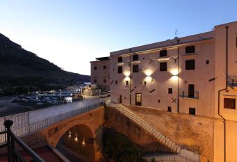 Sopra Le Mura has Balcony rooms