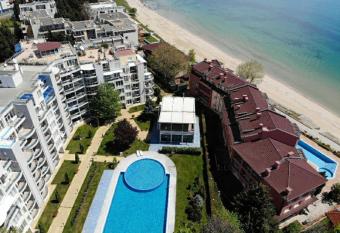 Complex Oazis has Balcony rooms