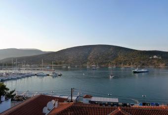 Zoe Pension has Balcony rooms