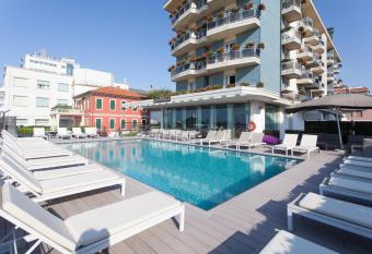 Hotel Adlon has Balcony rooms