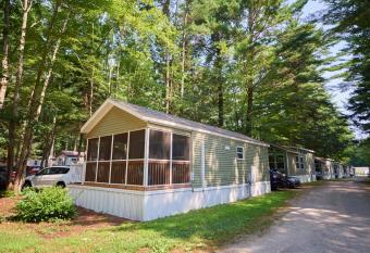 Moody Beach Camping Resort 28 ft. Park Model 6 has Balcony rooms