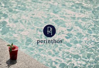 Perinthos Hotel has rooms with a private hot tub