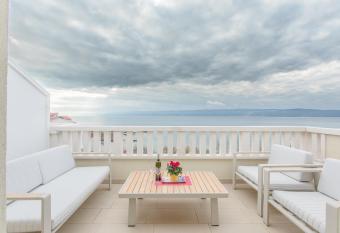 Apartments Kadenca has Balcony rooms