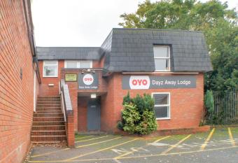 OYO Dayz Away Lodge allows 18 year olds to book a room