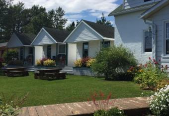 Chalets Glenn has Balcony rooms