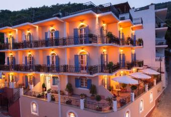 Maria Studios has Balcony rooms