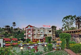 Chacha Inn The Garden Retreat has Balcony rooms