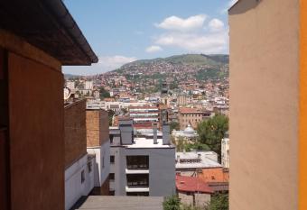 Apartments Stan has rooms with a private hot tub