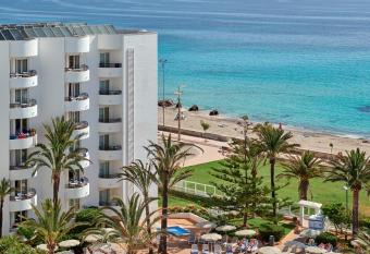 Hipotels Dunas Aparthotel allows 18 year olds to book a room