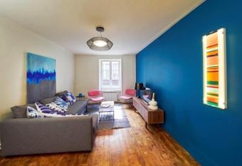 Chez Nolwenn has Balcony rooms