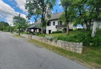 Guest House   tefanija allows 18 year olds to book a room