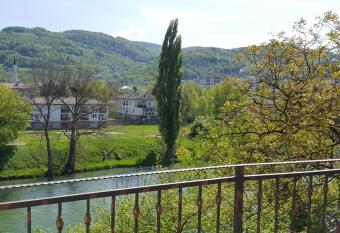 Apartmani Kastel has Balcony rooms