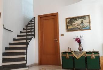 Casa delle Aci has Smoking/Balcony rooms