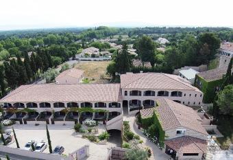R  sidence Le Mas de Valrugues (by Popinns) has Balcony rooms