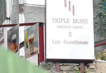 Lux Guesthouse has Balcony rooms