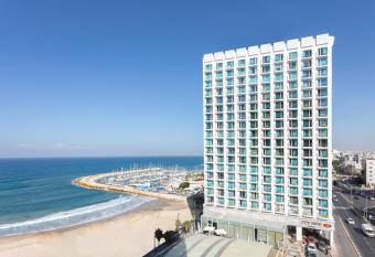 Crowne Plaza Tel Aviv Beach, an IHG Hotel allows 18 year olds to book a room