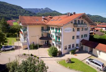 Hotel Salzburger Hof has Balcony rooms