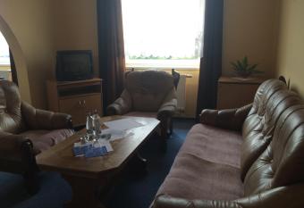 Hotel Belvedere P    bram has rooms with a private hot tub