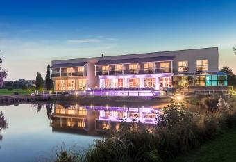 Golfhotel & Restaurant Lindenhof allows 18 year olds to book a room